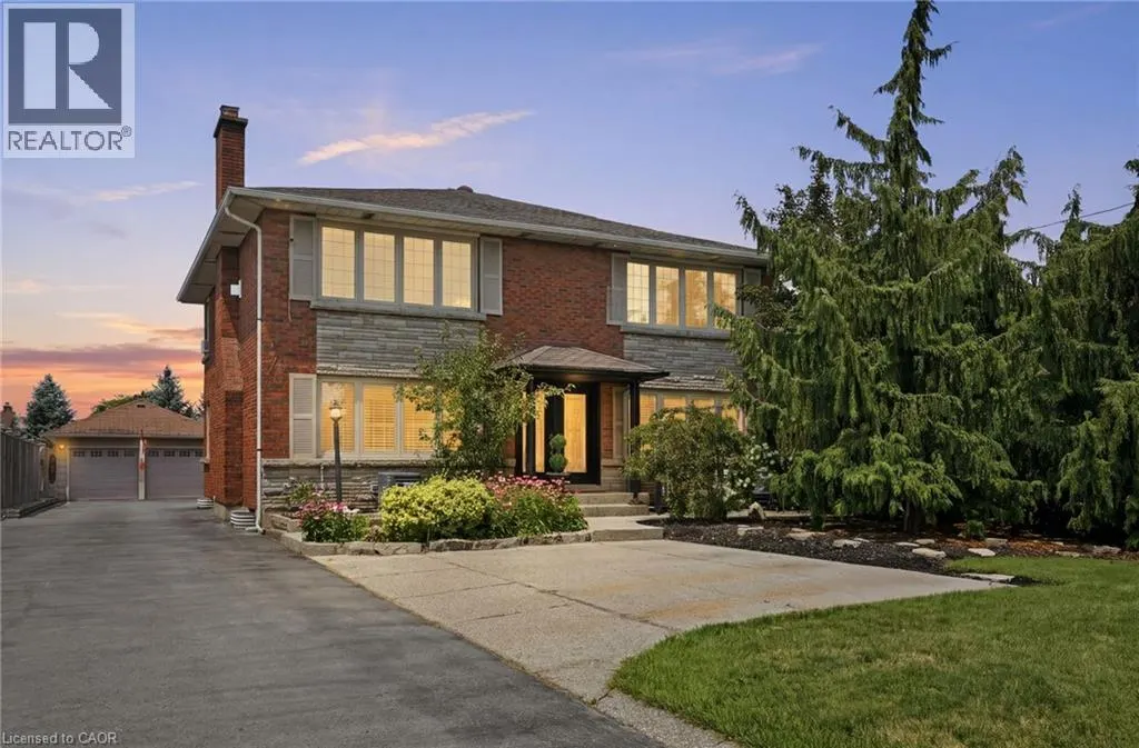 33 CENTENNIAL Parkway S