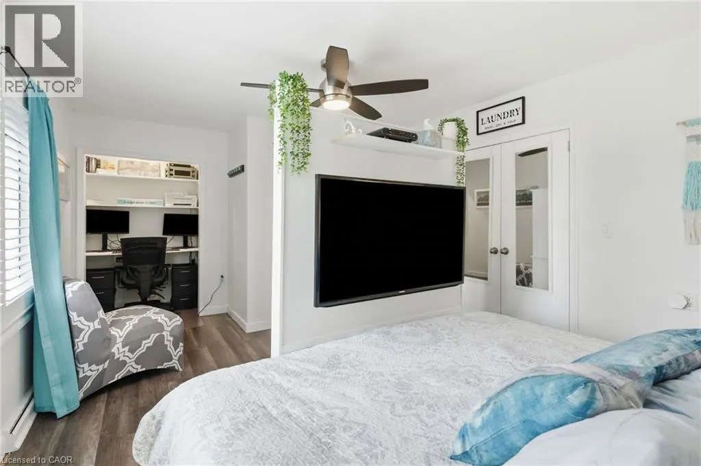 33 CENTENNIAL Parkway S