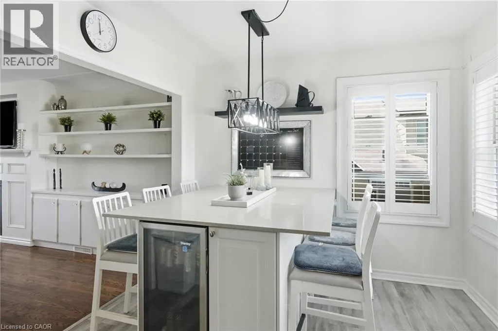 33 CENTENNIAL Parkway S