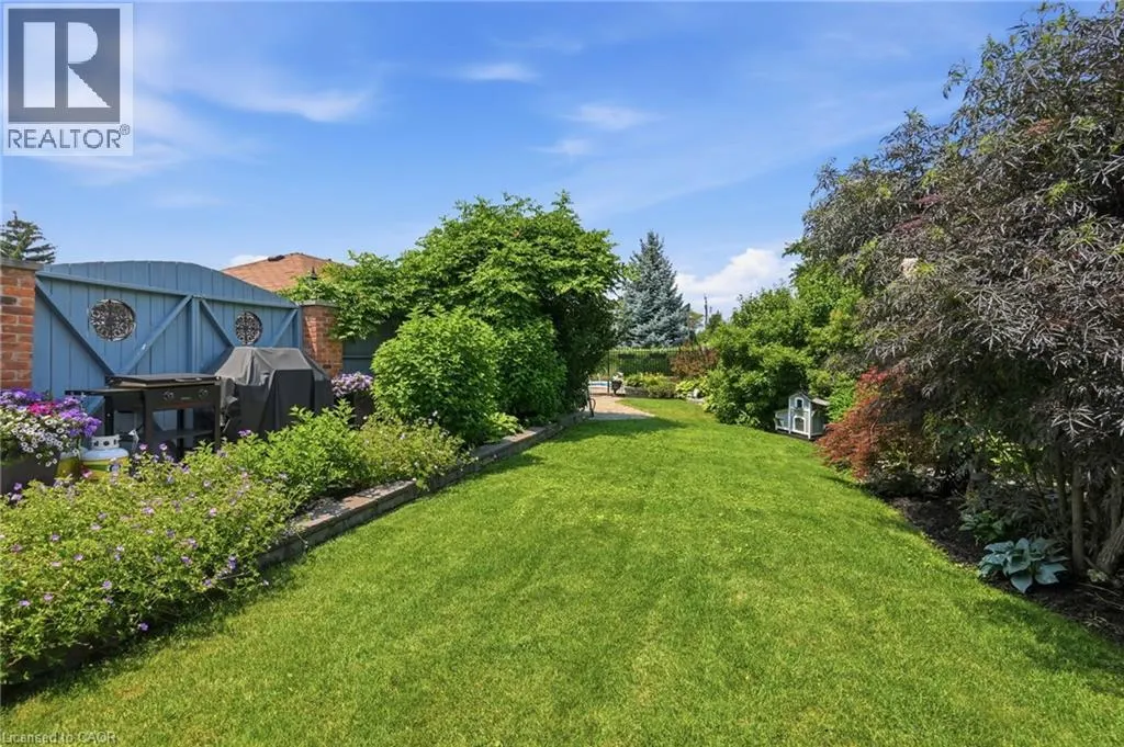 33 CENTENNIAL Parkway S