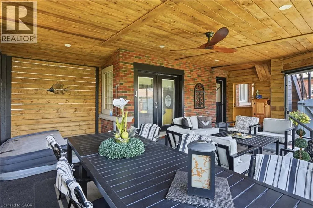33 CENTENNIAL Parkway S