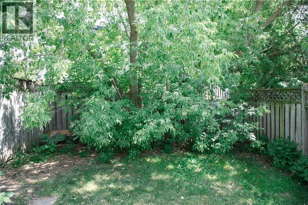 285 MACNAB Street