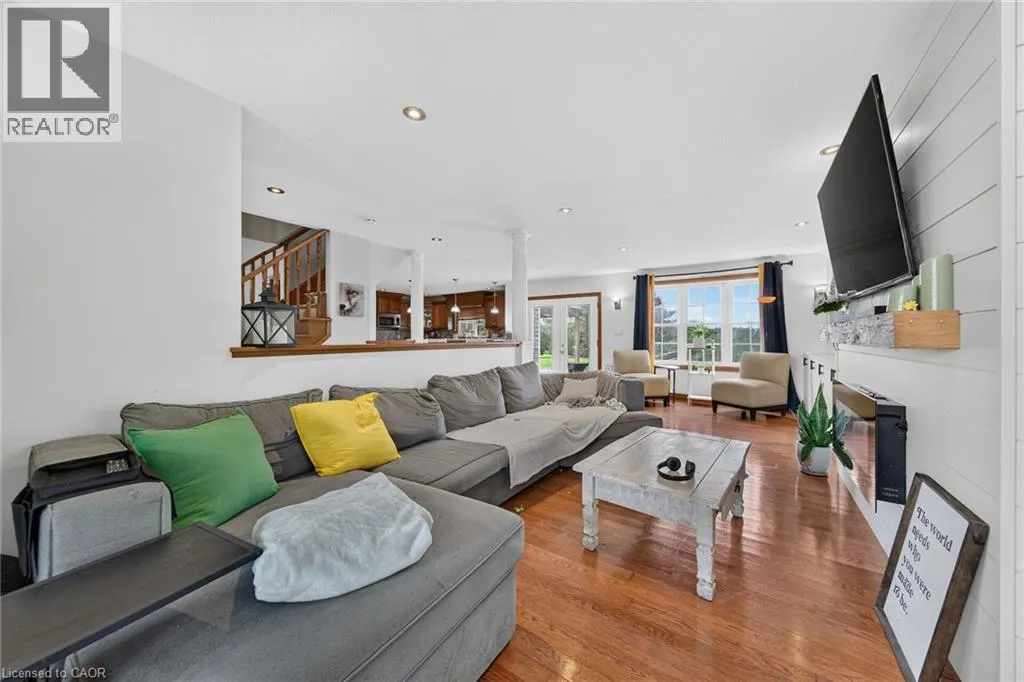 55 MONTURE Street N