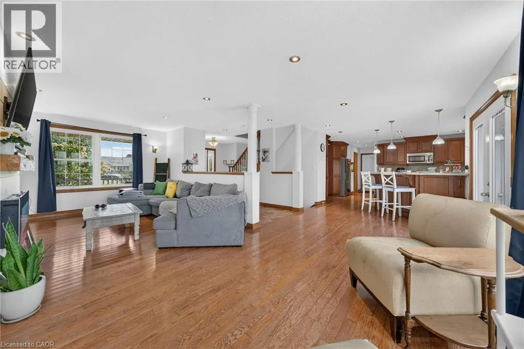 55 MONTURE Street N