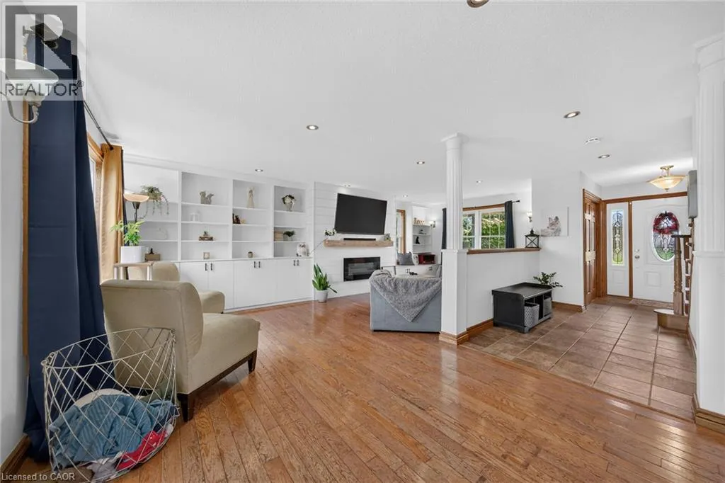 55 MONTURE Street N