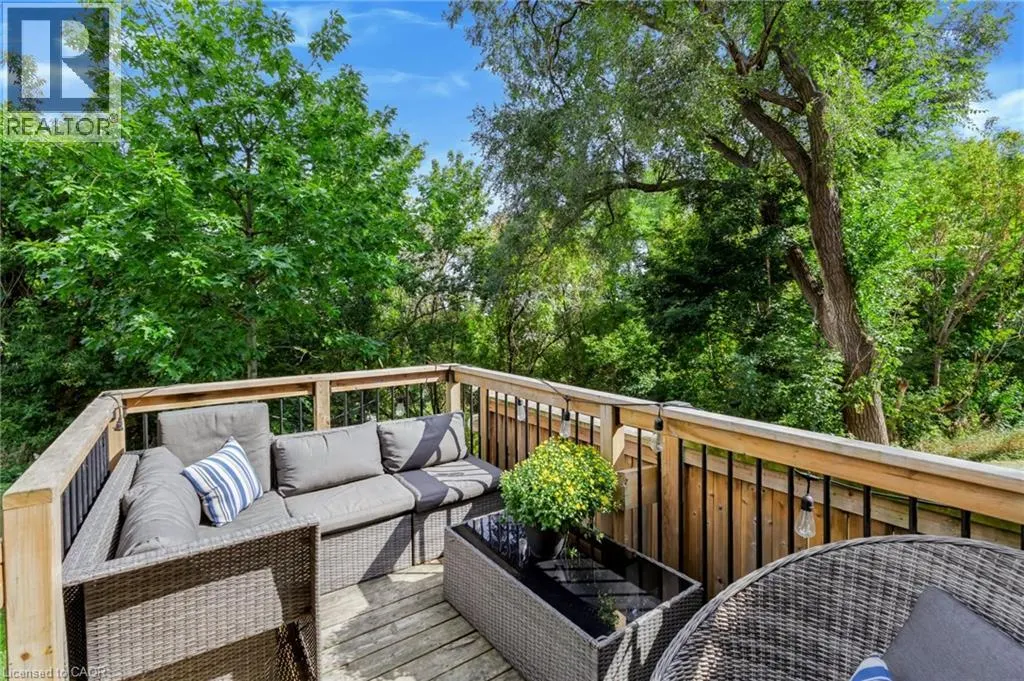290 BARTON Street W Unit# 22 #22