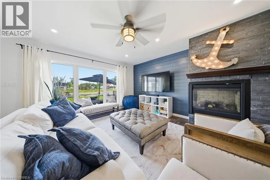 382 CEDAR Drive