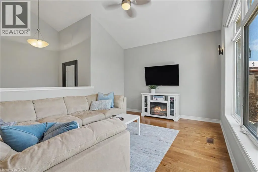 12 SILVERWOOD Avenue