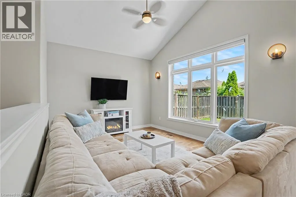 12 SILVERWOOD Avenue