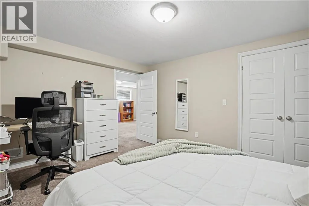 12 SILVERWOOD Avenue