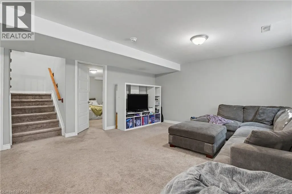 12 SILVERWOOD Avenue