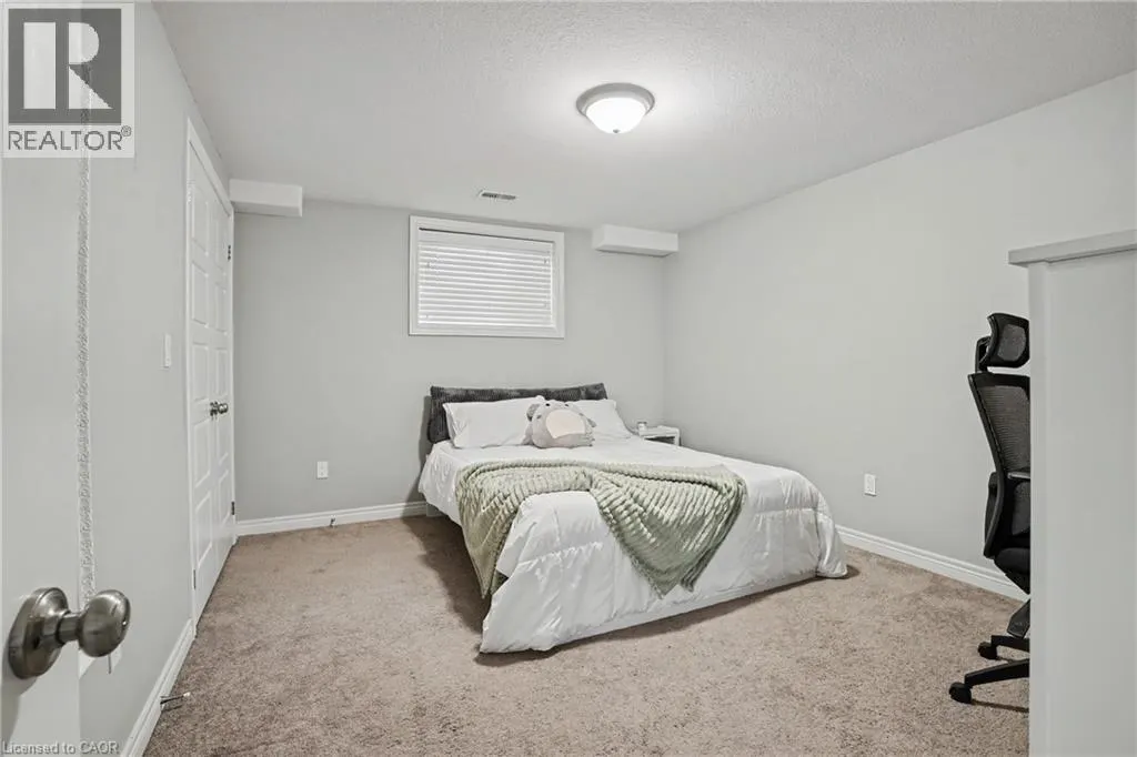 12 SILVERWOOD Avenue