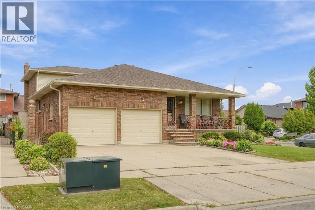 7 VINEHILL Drive
