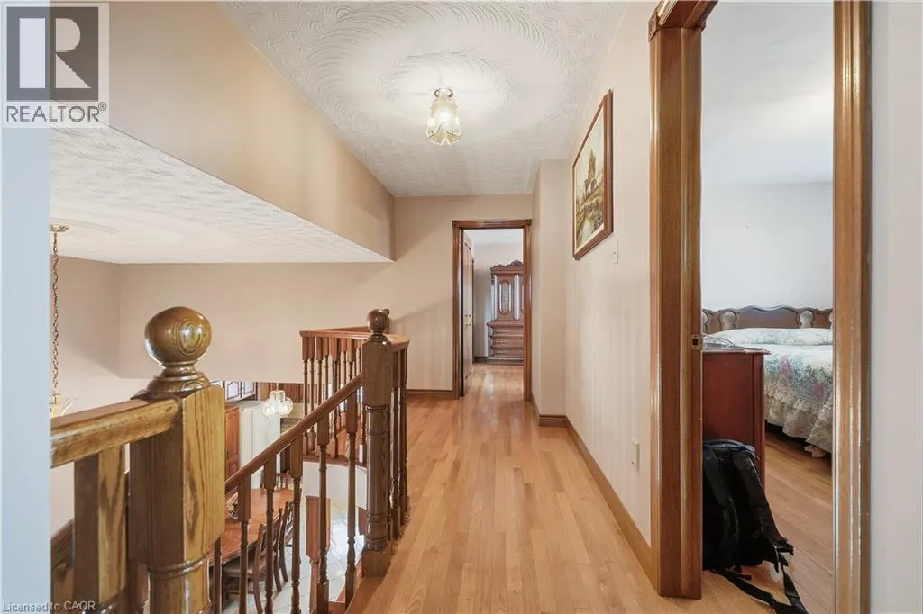 7 VINEHILL Drive