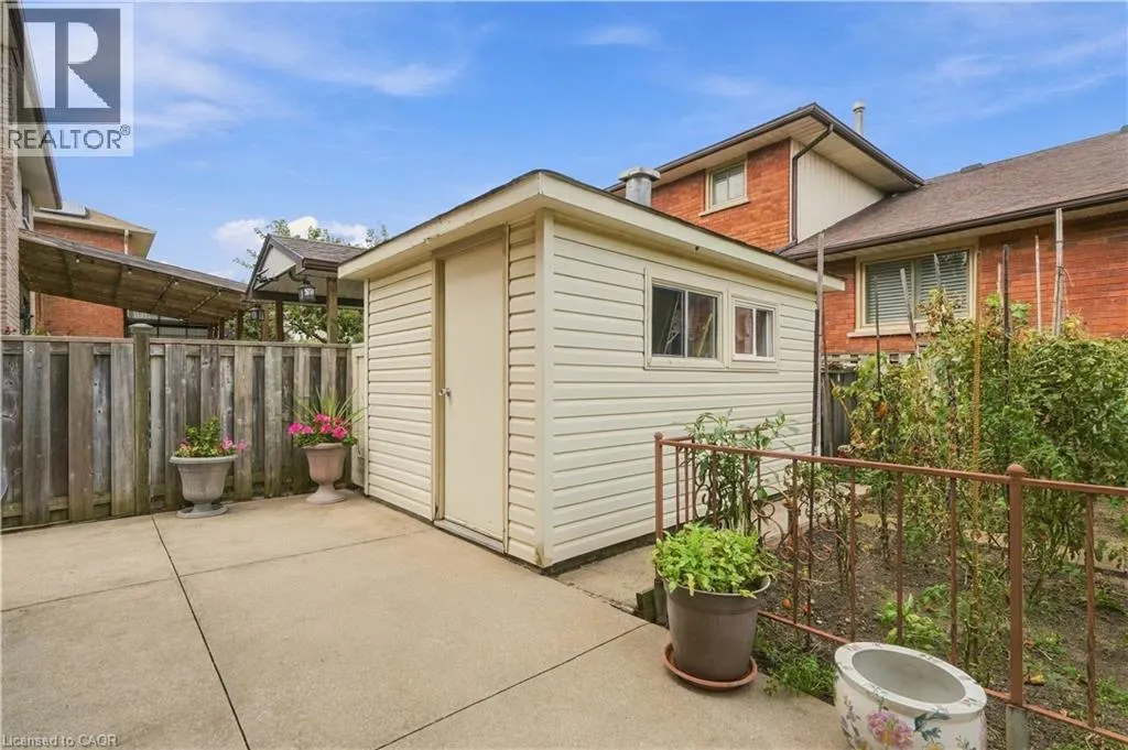 7 VINEHILL Drive