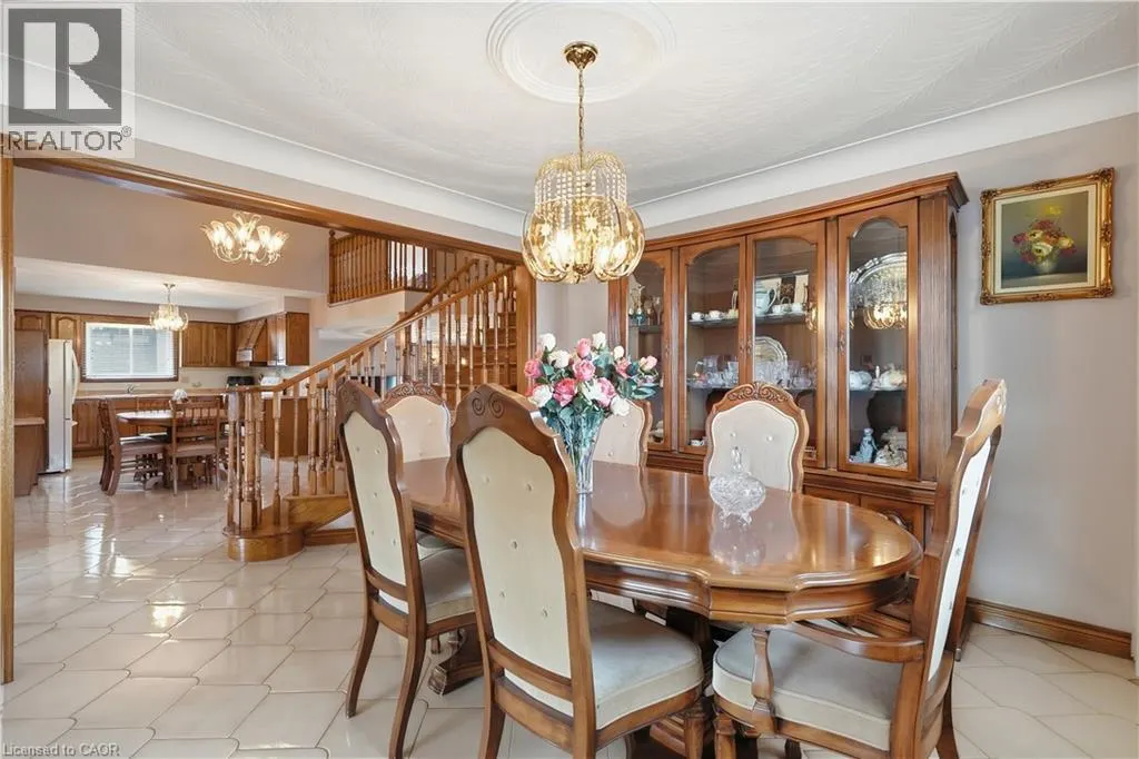 7 VINEHILL Drive