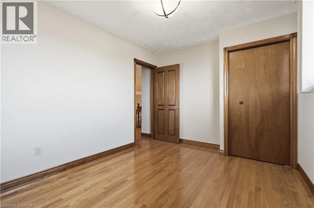7 VINEHILL Drive