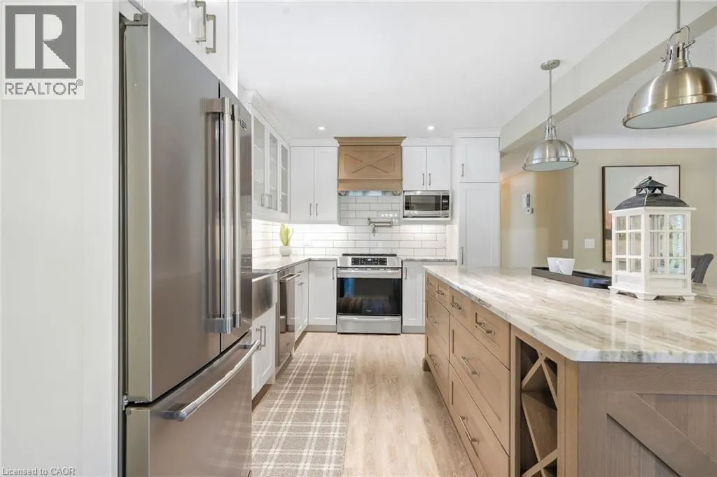 39 ROSEMOUNT Avenue