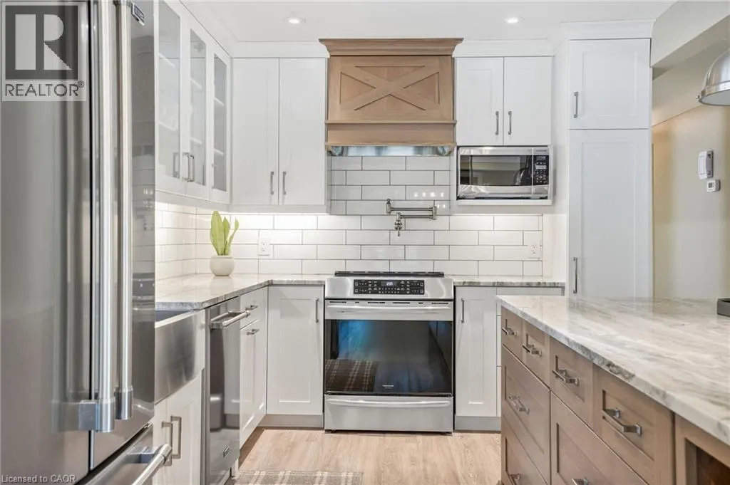 39 ROSEMOUNT Avenue