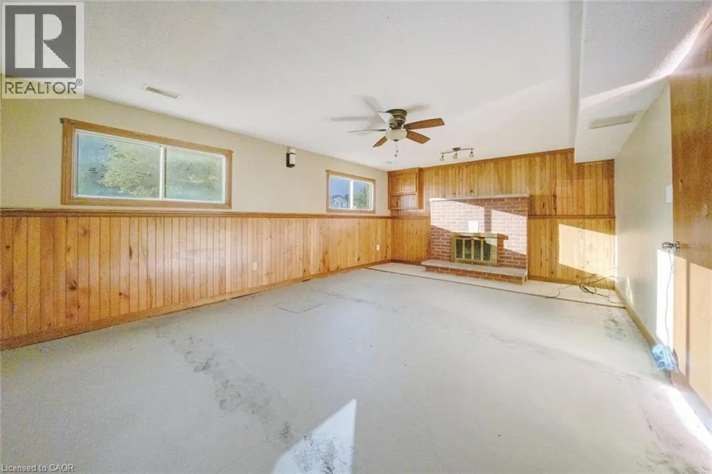 3929 VINEYARD Crescent