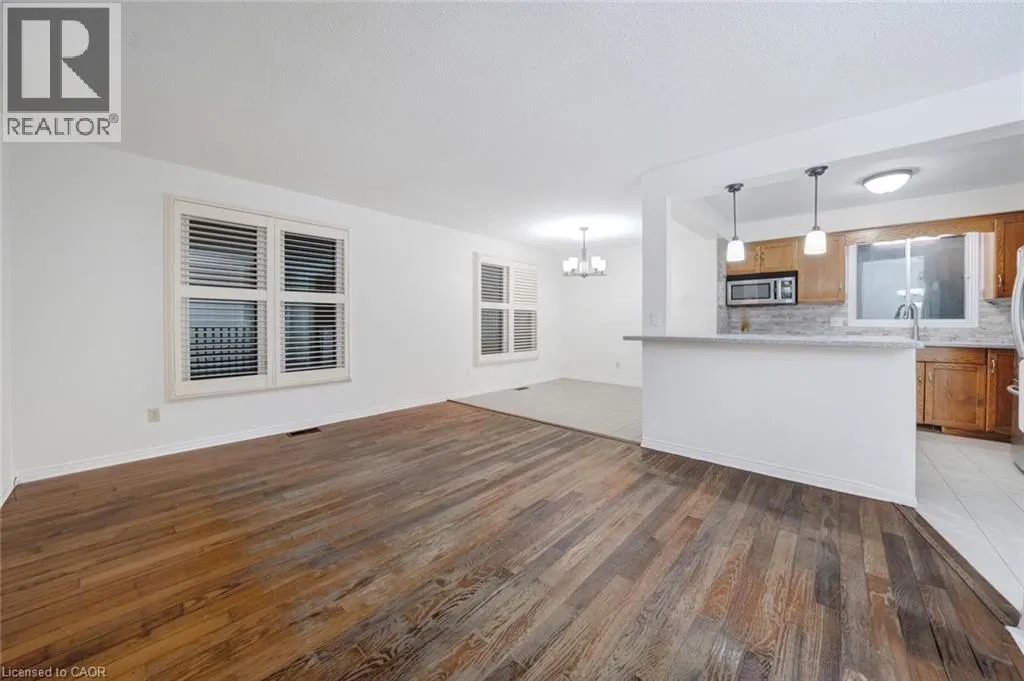 3929 VINEYARD Crescent