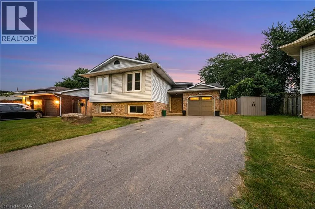 3929 VINEYARD Crescent