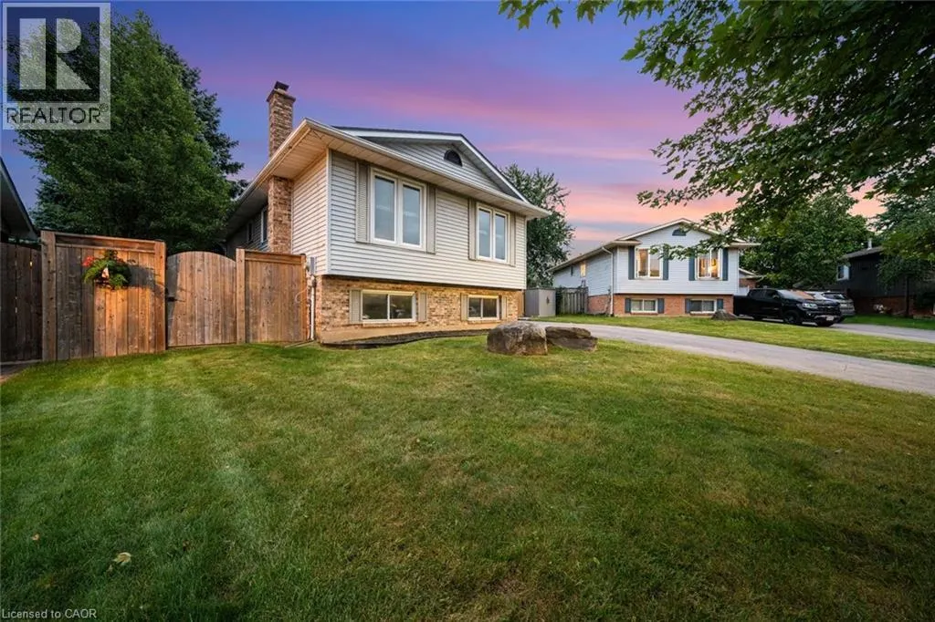 3929 VINEYARD Crescent