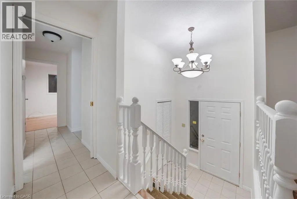 3929 VINEYARD Crescent
