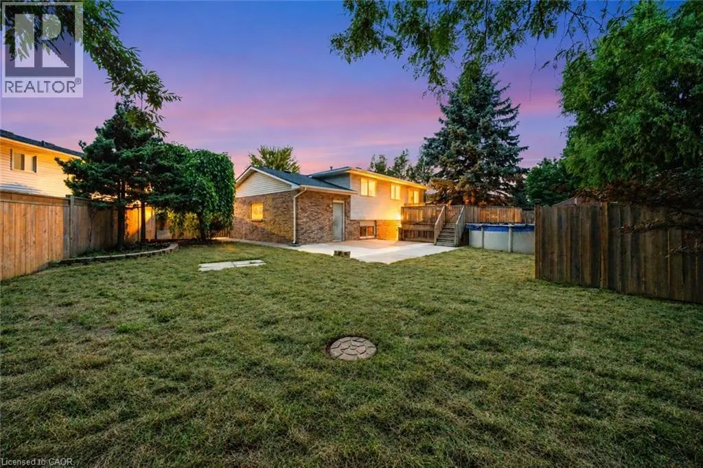 3929 VINEYARD Crescent