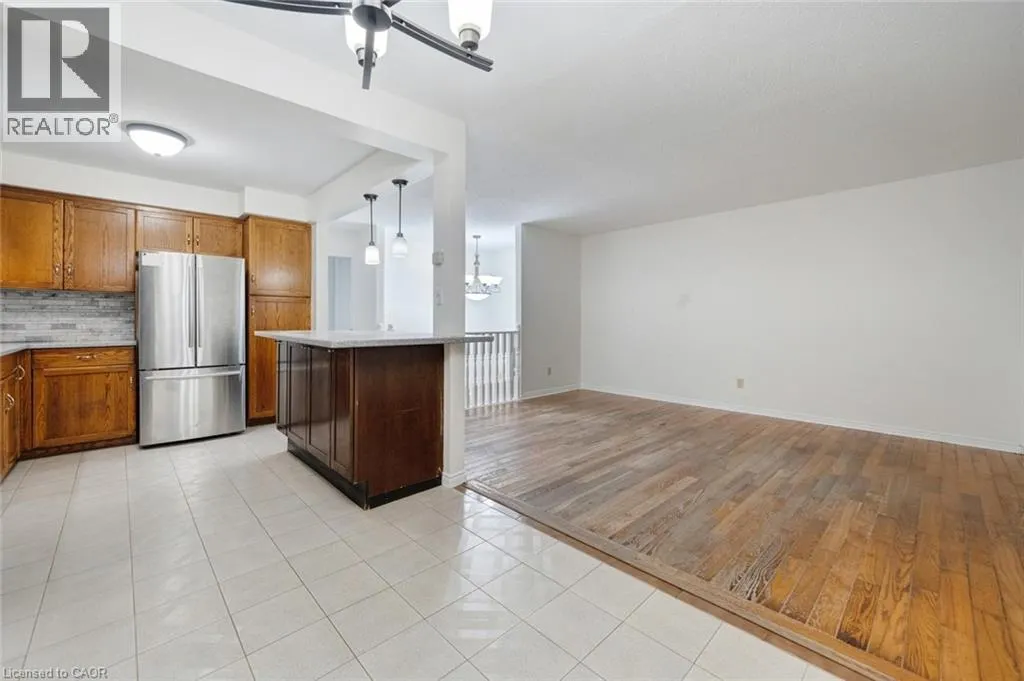 3929 VINEYARD Crescent