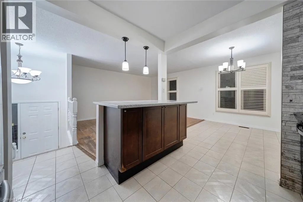 3929 VINEYARD Crescent