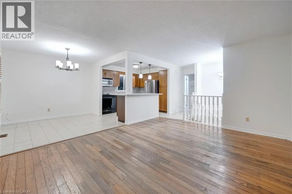 3929 VINEYARD Crescent