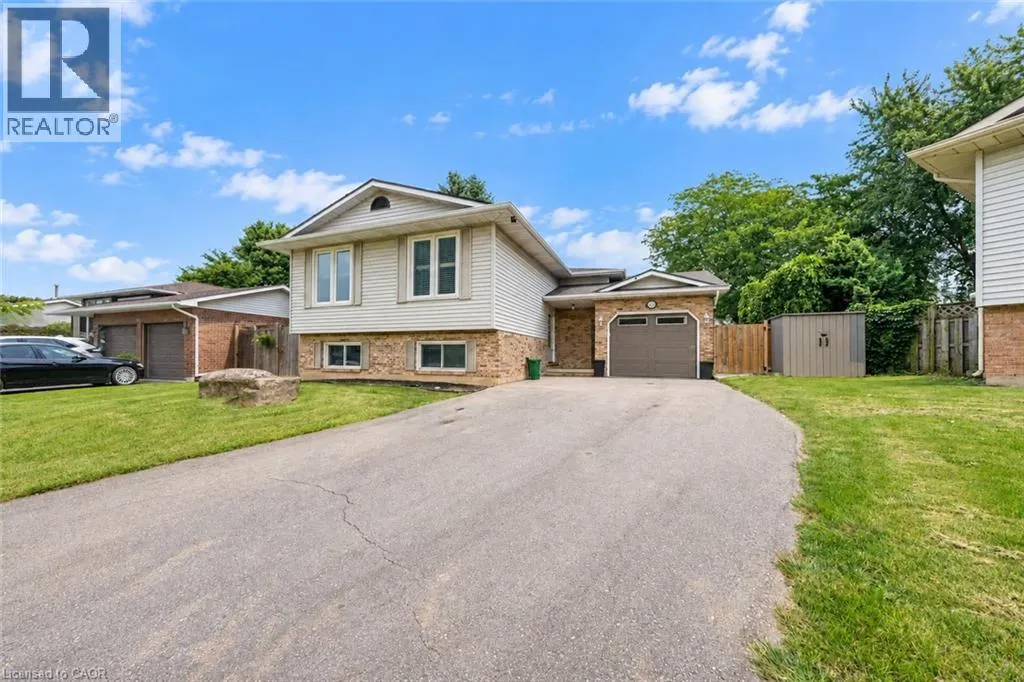 3929 VINEYARD Crescent