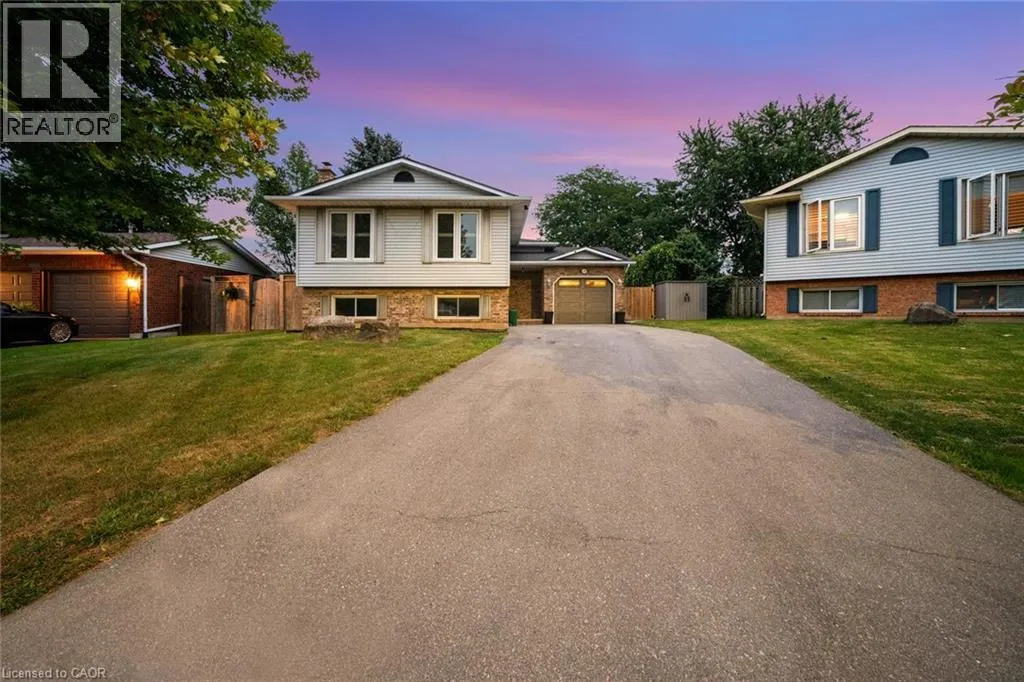 3929 VINEYARD Crescent
