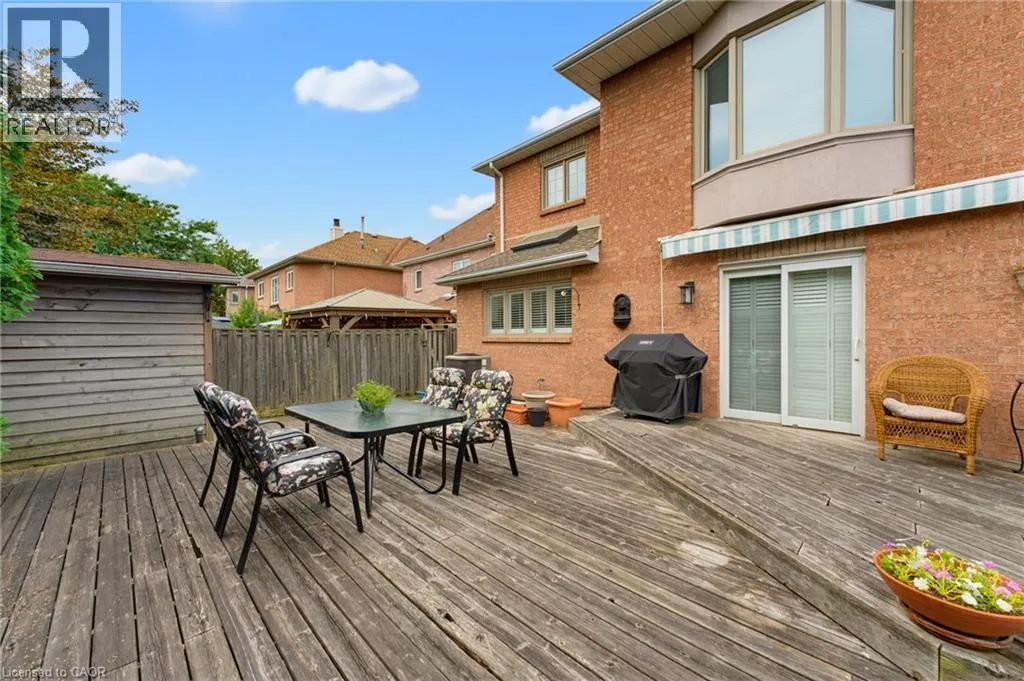144 COVE Crescent