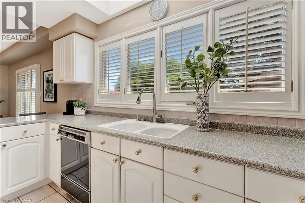 144 COVE Crescent