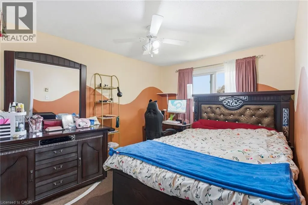 126 DINISON Crescent