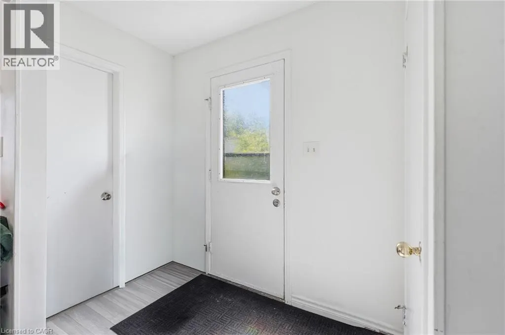 126 DINISON Crescent