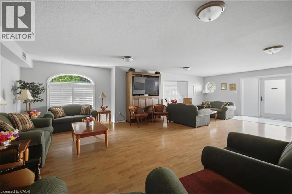 216 PLAINS Road W Unit# E305 #E305
