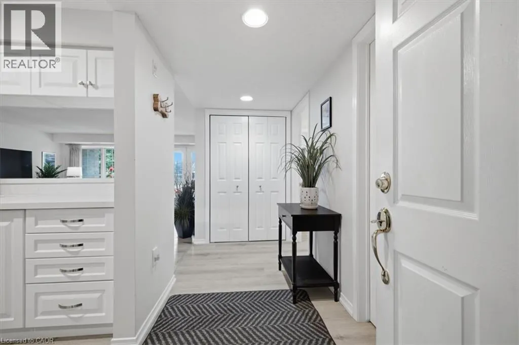 216 PLAINS Road W Unit# E305 #E305