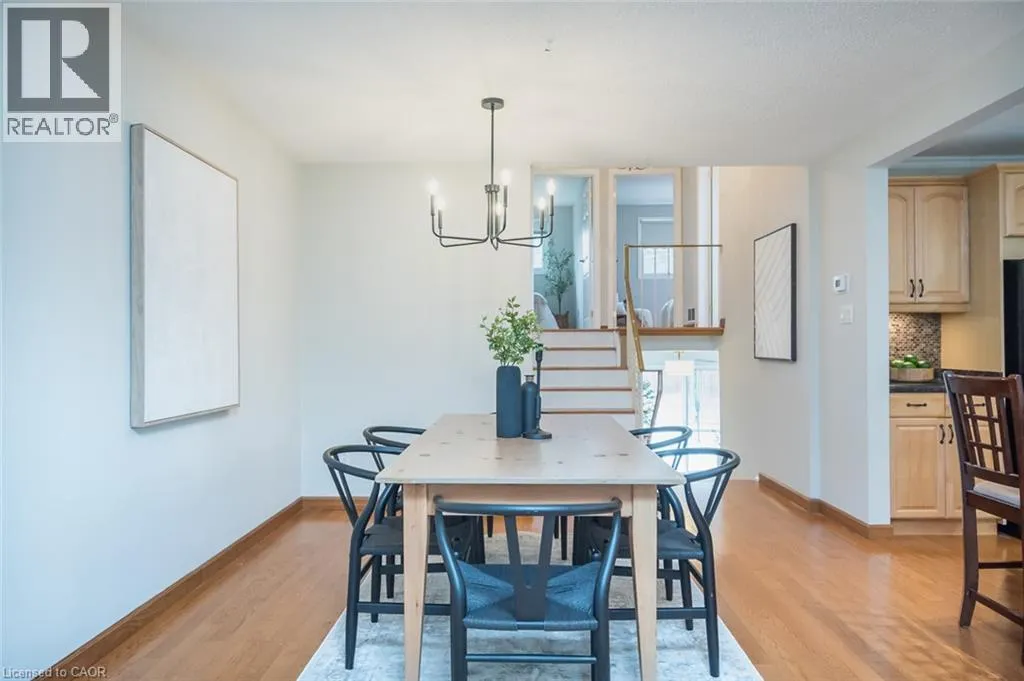 1237 REDBANK Crescent