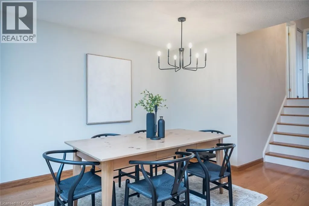 1237 REDBANK Crescent
