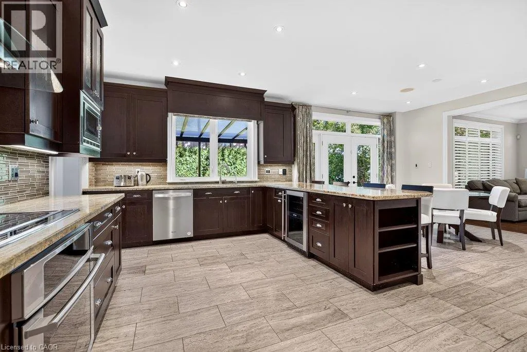 225 LAKESIDE Avenue