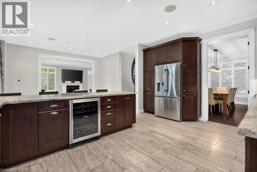 225 LAKESIDE Avenue