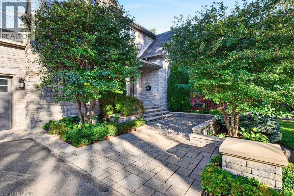 225 LAKESIDE Avenue