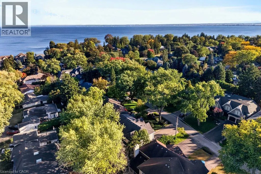 225 LAKESIDE Avenue