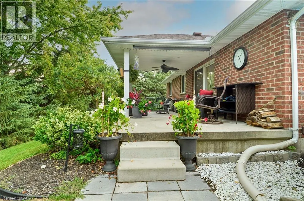 11 SIMON Court