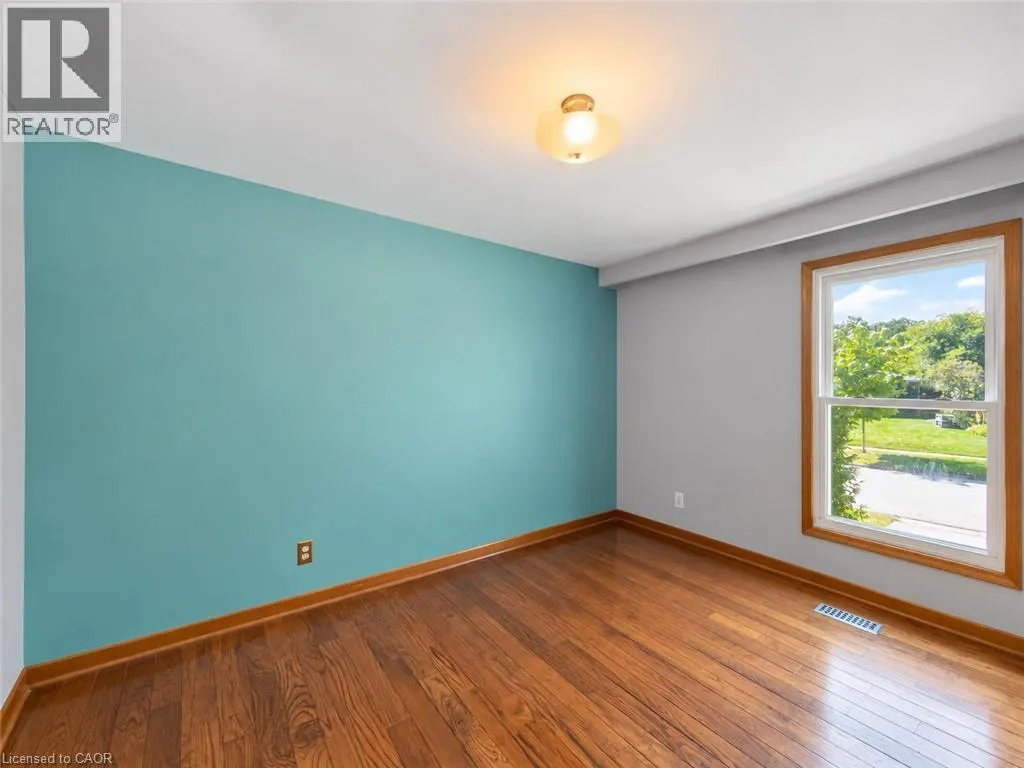2490 YARMOUTH Crescent