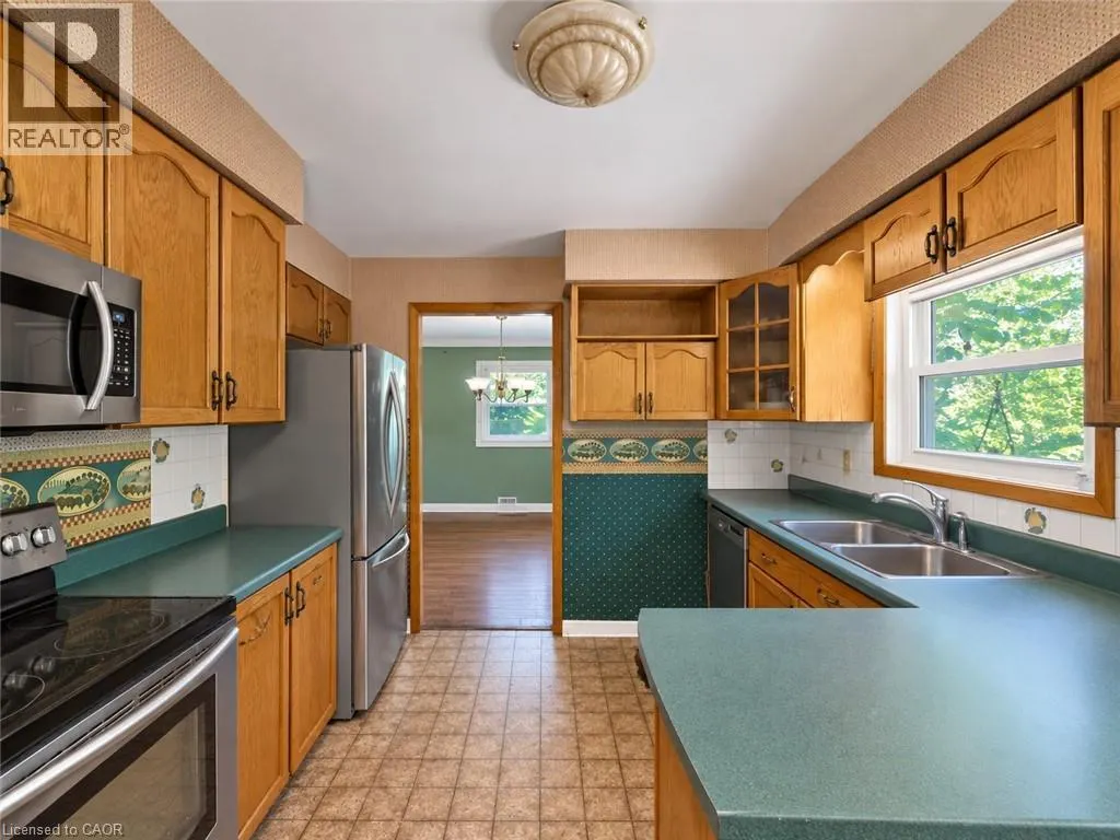 2490 YARMOUTH Crescent