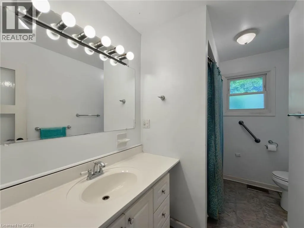 2490 YARMOUTH Crescent